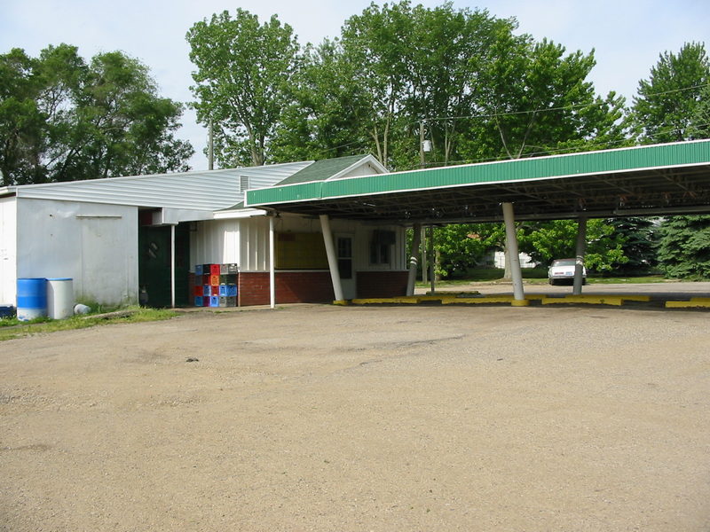 Starlite Drive-In (Alamo Drive-In) - 2002 Photo (newer photo)